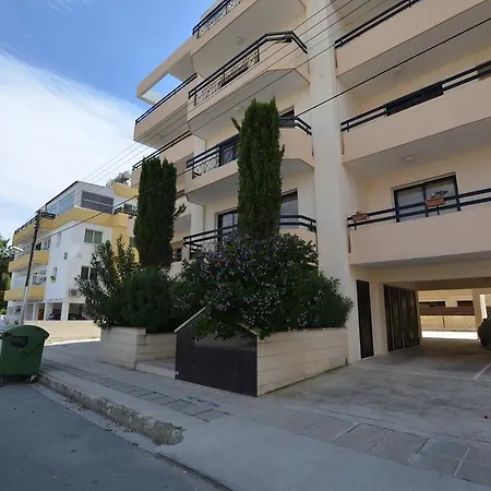 Mistral One Bedroom Flat * 拉纳卡